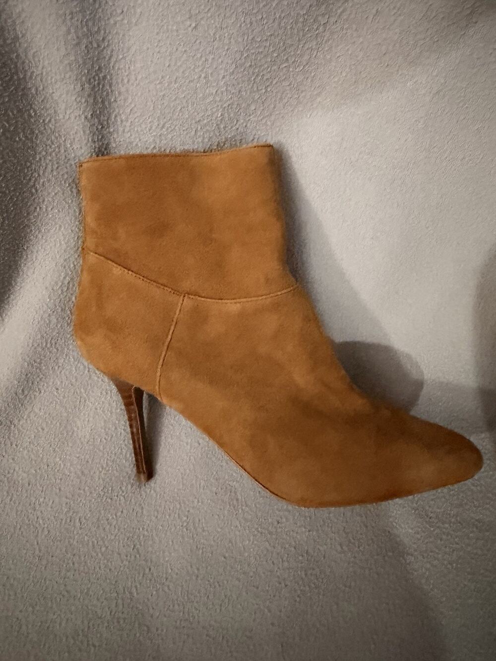 Audrey Brooke woman’s Tan Suede Pointed Toe Ankle Booties, Back Zipper Size 6.5